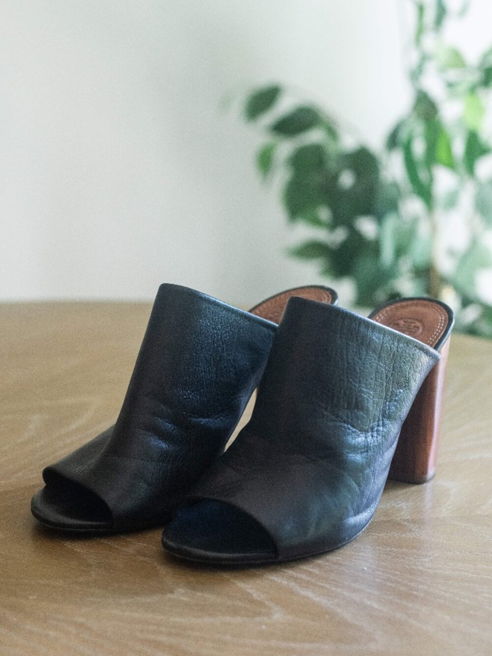 Tory Burch Black Leather Raya Mule Sandal Wood Block Heel